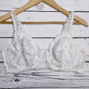 Breezies white lace embroidery overlay 40C